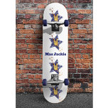 Edgy Rock Star Graffiti Hand Skateboard<br><div class="desc">Geboren zu Rock. Ein cooles Rock-and-Roll-Handzeichen in Gelb und Orange mit einem blauen Stern. Dieses spielerische, gesteinte Design hat ein edles Ambiente. Ideal für Rockmusiker. Personalisieren Sie dieses Design mit Ihrem eigenen Text oder sogar mit einem Namen, um es zu einem besonderen. Dieser Druck ist Teil einer Serie von drei...</div>