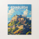 Edinburgh Schottland Reisen Art Vintag<br><div class="desc">Edinburgh Retrovektor-Reisedesign. Edinburgh ist Schottlands kompakte,  hügelige Hauptstadt. Es verfügt über eine mittelalterliche Altstadt und eine elegante georgianische Neustadt mit Gärten und neoklassizistischen Gebäude.</div>
