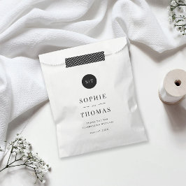Editable Color Classic Round Monogram Wedding Geschenktütchen