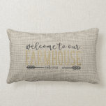 Editable Willkommen in unserem Bauernhof Rustic Ch Lendenkissen<br><div class="desc">Das karierte Kissen im Bauernstil in Grau und Weiß würde in jedem Zimmer Ihrer Zuhause großartig aussehen! Personalisieren Sie mit dem Jahr,  in dem Ihr Bauernhof gegründet wurde. Macht ein großartiges Geschenk! Auch in grau-weiß kariert erhältlich. Teil einer Sammlung.</div>