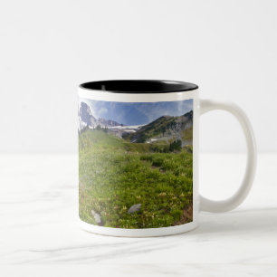 Edith Creek und Wildblume im Paradies Zweifarbige Tasse