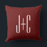 Editierbarer, roter Hintergrund und weißer Text au Kissen<br><div class="desc">Anpassbare Gestaltung für Paare Monogramm oder jeden anderen Text,  den Sie mögen,  bearbeiten Sie,  wie Sie möchten!</div>