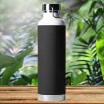 Eerie Black Solid Color Trinkflasche<br><div class="desc">Ein intensives und raffiniertes tiefes Schwarz, das zeitlose Eleganz ausstrahlt.Perfekt für diejenigen, die eine kühne Aussage machen möchten.Diese kraftvolle Farbe erfasst das Wesen des Geheimnisses und der Eleganz.Diese schwarze Farbe ist die ultimative Wahl für eine beeindruckende und raffinierte Ästhetik.</div>