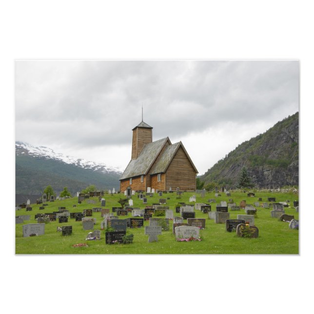 Eglise Stave avec cimetière en Norvège photo (Devant)