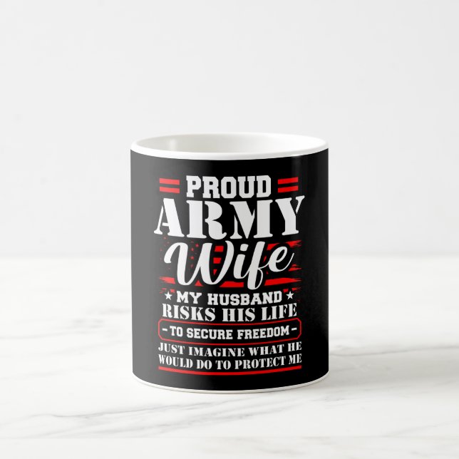 Ehefrau der Stolzen Armee Militäreheliche Veterane Kaffeetasse (Mittel)