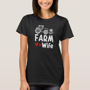 Ehefrau des örtlichen landwirtschaftlichen Bauern  T-Shirt