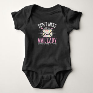 Ehefrau Postarbeiter Funny Mailman Frau Baby Strampler