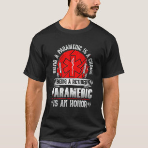 Ehemaliges Paramedium, ein ermüdeter Paramedian zu T-Shirt