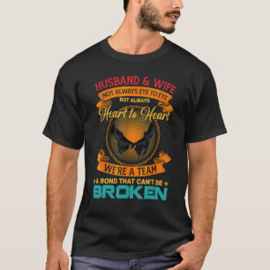 Ehemann und Ehefrau nicht immer Augen, sondern Her T-Shirt