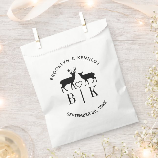 Ehepaar Name Deer Monogram Rustic Country Wedding Geschenktütchen (Ausgeschnitten)