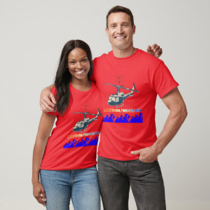 Ehre in jedem roten Faden T-Shirt