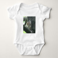 Eichhörnchen Baum-im TierSäuglings-Shirt