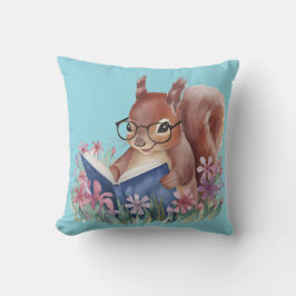 Eichhörnchen, das ein Buch liest, eingebettet in B Kissen