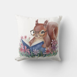 Eichhörnchen, das ein Buch liest, eingebettet in B Kissen