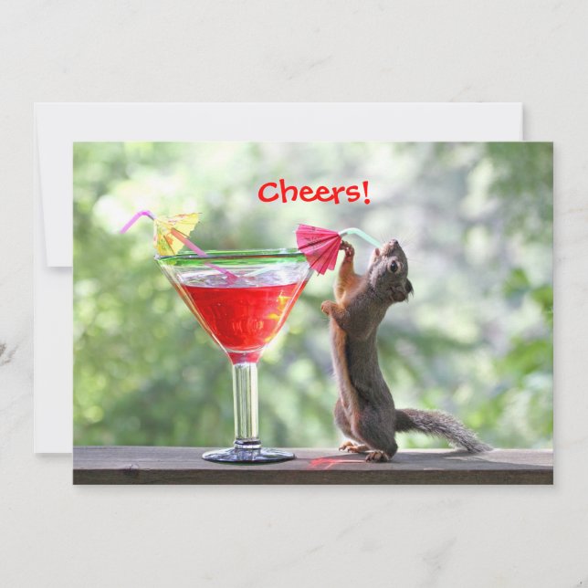 Eichhörnchen, das ein Cocktail an der glücklichen Einladung (Vorderseite)