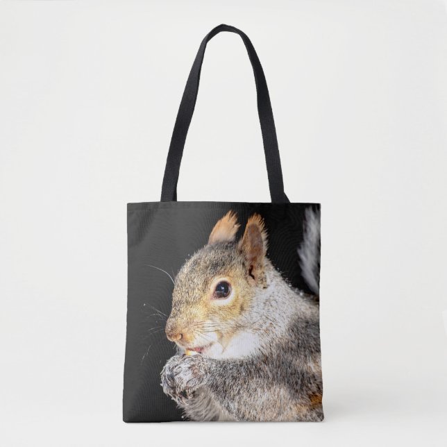 Eichhörnchen, das eine Nuss isst Tasche (Vorderseite)