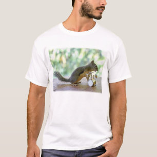 Eichhörnchen, das Trommeln spielt T-Shirt