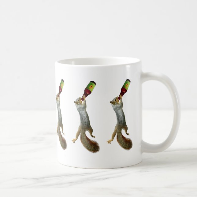 Eichhörnchen, die Bier trinken Kaffeetasse (Rechts)
