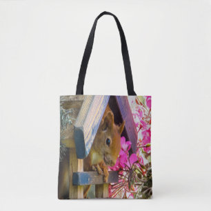 Eichhörnchen in einem Geburtshaus Tasche