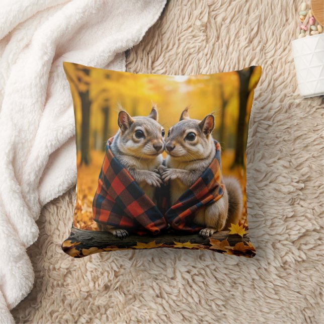 Eichhörnchen knurren unter einer Karierten Decke Kissen (Decke)