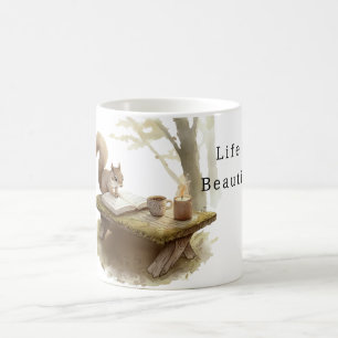 Eichhörnchen liest ein Buch Kaffeetasse