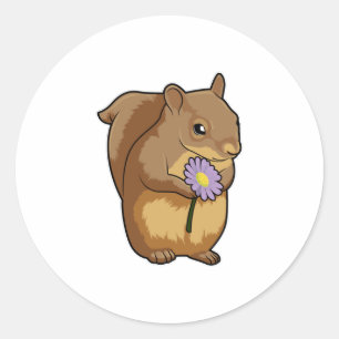 Eichhörnchen mit lila Blume Runder Aufkleber