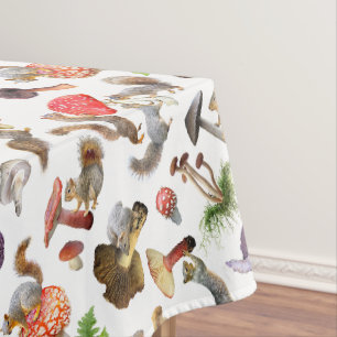 Eichhörnchen mit Pilztabletten Tischdecke