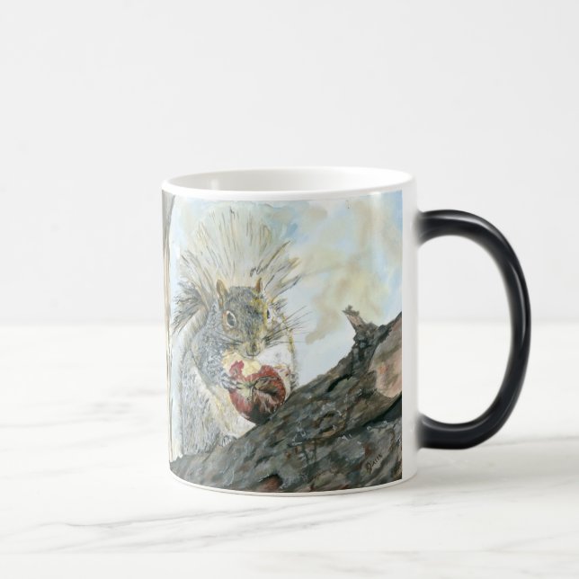 Eichhörnchen mit verwandelnder Tasse Apples (Rechts)