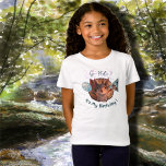 Eichhörnchen Thema Birthday T-Shirt<br><div class="desc">Wirf eine Geburtstagsfeier für dein kleines Mädchen mit diesem niedlichen Eichhörnchen-Thema Geburtstag-Design. Dieses hier verfügt über ein Eichhörnchen mit einem Ballon und einem Party, das für die Geburtstagsparty vorbereitet ist. Sie können den Text und den Namen aktualisieren und daraus ein perfektes Shirt für Ihre Kleine machen. Alle passenden Produkte finden...</div>