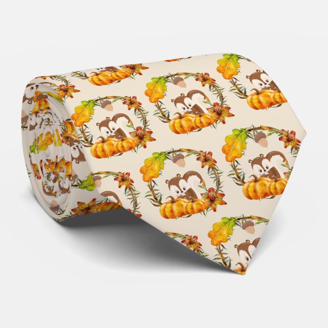 Eichhörnchen und Pumpkins Rustikales Wreath Patter Krawatte (Gerollt)