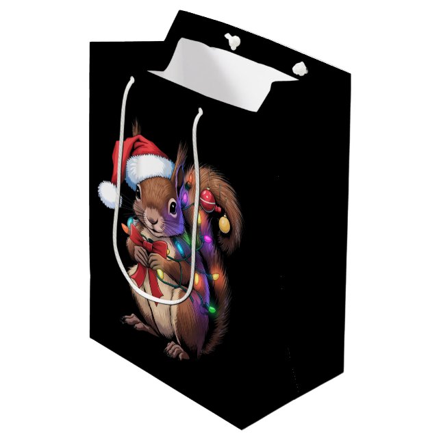 Eichhörnchen Weihnachtsbeleuchtung Weihnachtsliede Mittlere Geschenktüte (Vorderseite Schrägansicht)