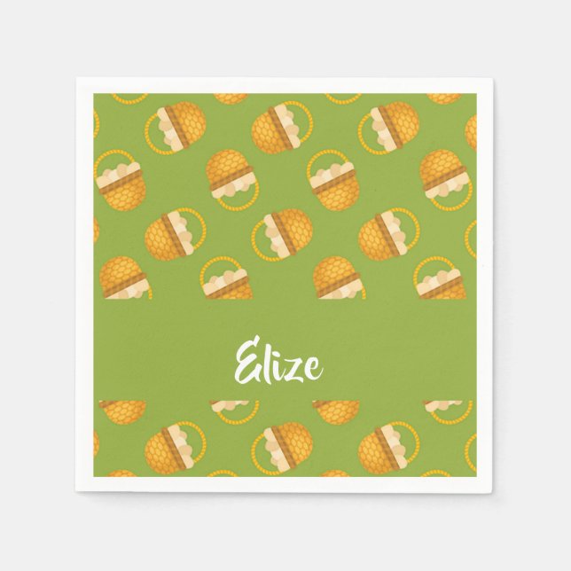 Eier in braunem Korb auf grün Serviette (Vorderseite)