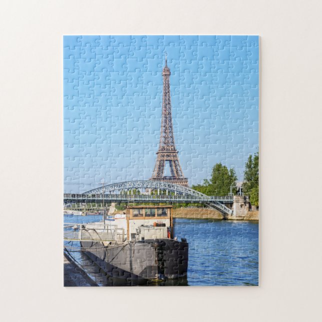Eiffel tower and Pont Rouelle on Seine river (Vertikal)