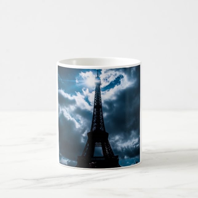 Eiffel Tower Blue Night Kaffeetasse (Mittel)