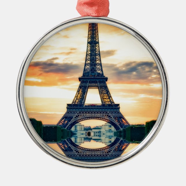 Eiffel Tower Paris Abend European Travel Ornament Aus Metall (Vorne)