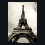 Eiffelturm 9 poster<br><div class="desc">Phantastischer Eiffelturm in Paris,  Frankreich am wolkigen Tag,  bearbeitet,  getönt,  paris 2007 | Alexander Hafemann | AssetID: 76040898</div>