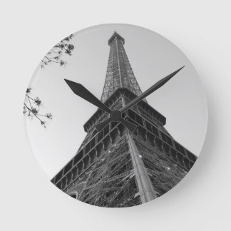 Eiffelturm b/w runde wanduhr