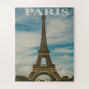 Eiffelturm im Postkartenstil in Paris