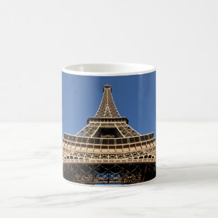 Eiffelturm von Paris in der französischen Tasse