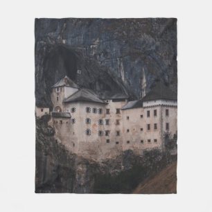 EIGE UND SCHWARZES KONKRETES HAUS FLEECEDECKE