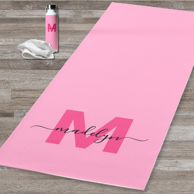 Eigener Name für die Girl-Monogramm-Karte Yogamatte (Custom Girly Monogram Name Hot Pink Yoga Mat )