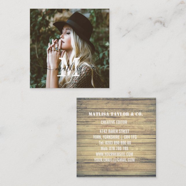Eigenes Foto Rustic Wood Monogram Beruflich Quadratische Visitenkarte (Vorne/Hinten)