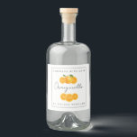 Eigenes Orangecello-Label Alkoholflaschenetikett<br><div class="desc">Elegantes und modernes arancello Flaschenetikett mit dem Text orangecello, hausgemacht mit Liebe und Ihrem Namen in chic script kalligraphie und moderne Typografie auf weißem Hintergrund mit einer stilvollen Touch von hübschen Aquarellorange- und Orangenscheiben. Fügen Sie einfach Ihren Namen oder Ihre Firma hinzu. Exklusiv für Sie von Happy Dolphin Studio entworfen!...</div>