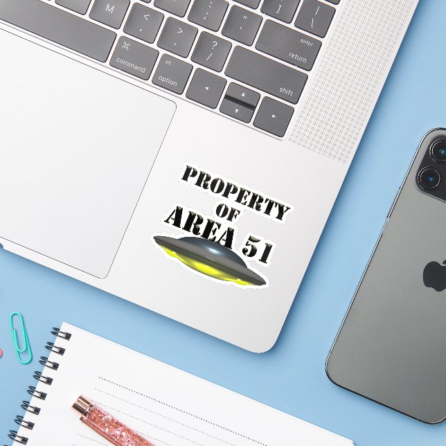 Eigentum von Area 51 Aufkleber (Laptop mit iPhone)