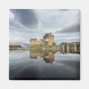 Eilean Donan Schloss mit Reflexion in Schottland Magnet