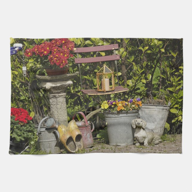 Eimer, Schuhe und Blumen, Zaanse Schans, Geschirrtuch (Horizontal)