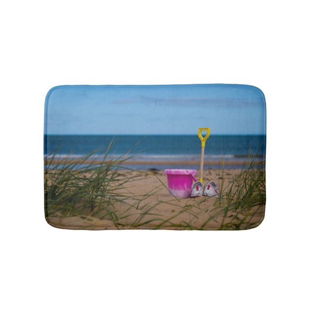 Eimer und Spade am Dornoch Beach Badematte (Vorderseite)