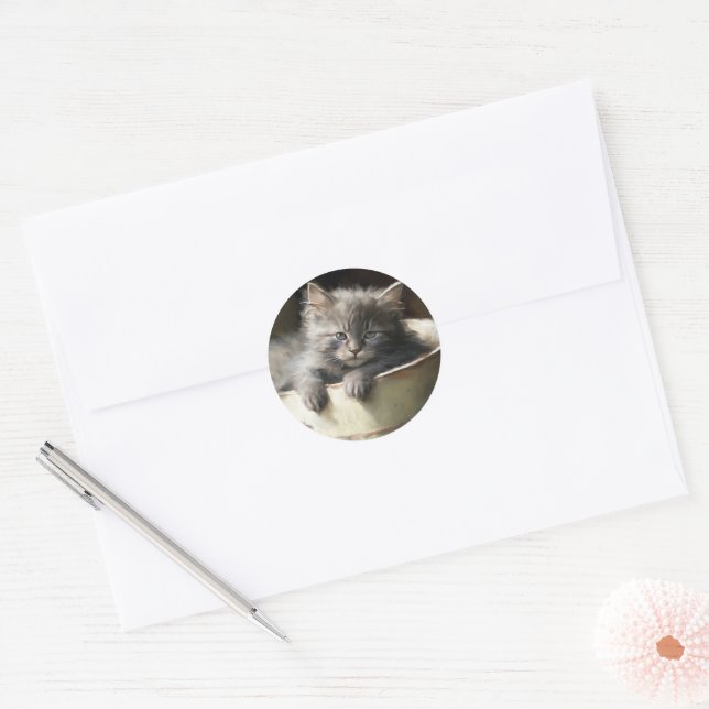 Eimer voll von Joy Sweet Gray Kitten Runder Aufkleber (Umschlag)