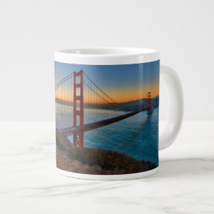 Ein absolut atemberaubender Sonnenaufgang Jumbo-Tasse