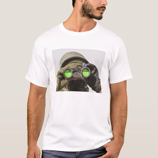 Ein afghanischer Soldat sucht den Horizont T-Shirt (Vorderseite)